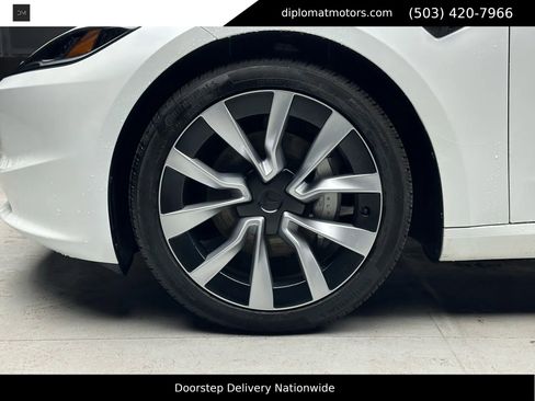 Used 2024 Tesla Model 3 Standard Range image 31