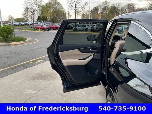 Used 2025 Acura MDX SH-AWD w/ Advance Package image 8
