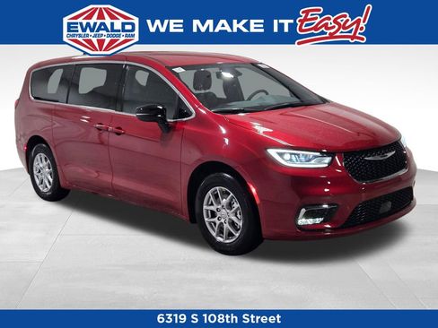 New 2026 Chrysler Pacifica Select image 12