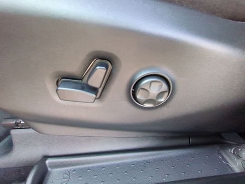 New 2026 Chrysler Voyager LX image 18