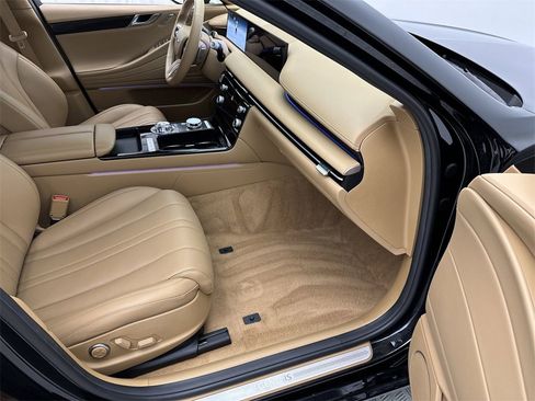 Certified 2025 Genesis G80 2.5T image 24