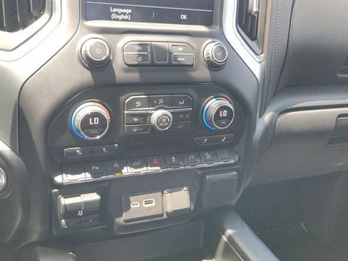Used 2020 Chevrolet Silverado 1500 LT Trail Boss AWD/4WD image 15