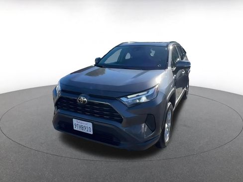 Used 2025 Toyota RAV4 XLE image 7