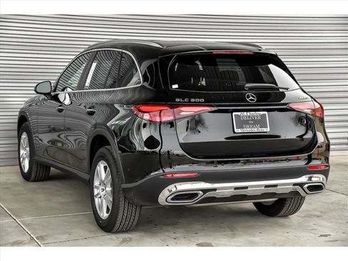Certified 2025 Mercedes-Benz GLC 300 GLC 300 4MATIC image 7