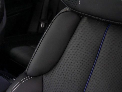 Used 2026 Cadillac Lyriq Premium Luxury image 28