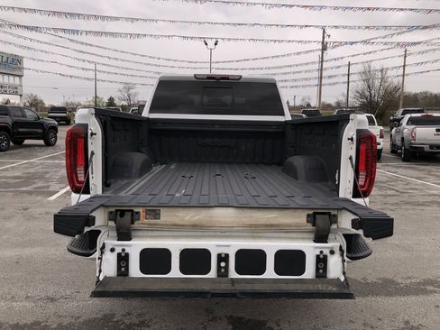 Used 2022 GMC Sierra 3500 AT4 w/ AT4 Preferred Package image 17