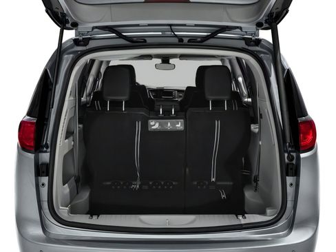 Used 2017 Chrysler Pacifica Touring-L Plus w/ Advanced Safetytec Group image 15