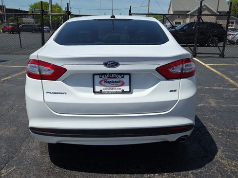 Used 2015 Ford Fusion SE FWD image 6