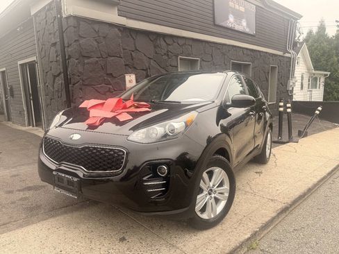 Used 2019 Kia Sportage LX AWD/4WD image 2