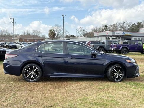 Used 2022 Toyota Camry SE image 13