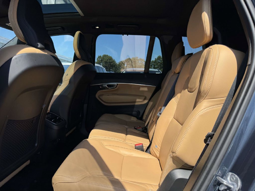 Certified 2024 Volvo XC90 B6 Ultimate AWD/4WD image 9