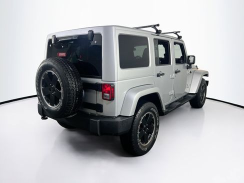 Used 2012 Jeep Wrangler Altitude image 5