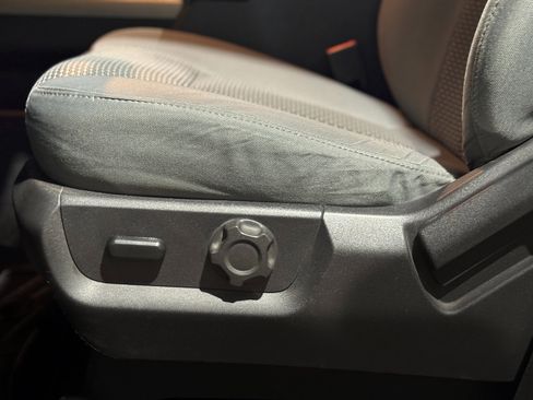 Used 2016 Ford F250 XLT w/ XLT Value Package image 12