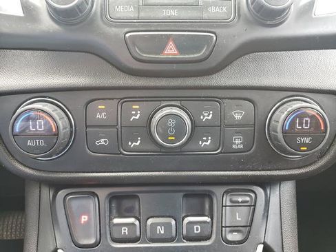 Used 2018 GMC Terrain SLE w/ Driver Convenience Package image 21