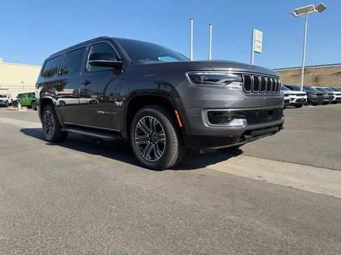 New 2025 Jeep Wagoneer 4WD w/ HD Trailer Tow Package image 9