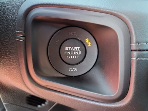 New 2025 Jeep Gladiator Rubicon w/ Convenience Group image 29