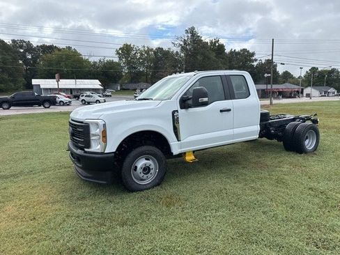 New 2026 Ford F350 XL image 25