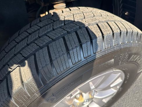 Used 2016 Toyota Tacoma SR5 w/ SR5 Appearance Package (SN) image 31