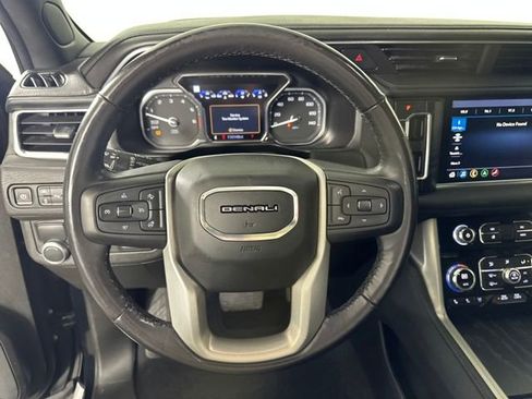 Used 2021 GMC Yukon XL Denali w/ Denali Premium Package image 14