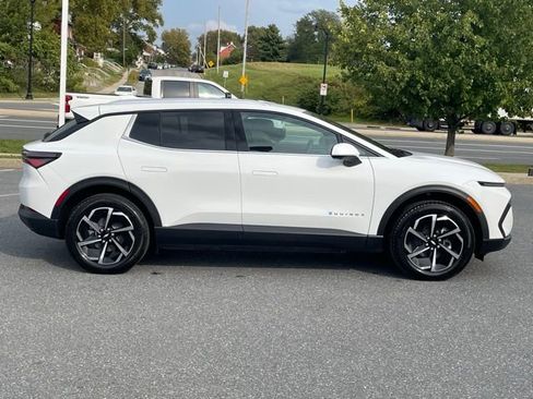 New 2026 Chevrolet Equinox EV LT image 8