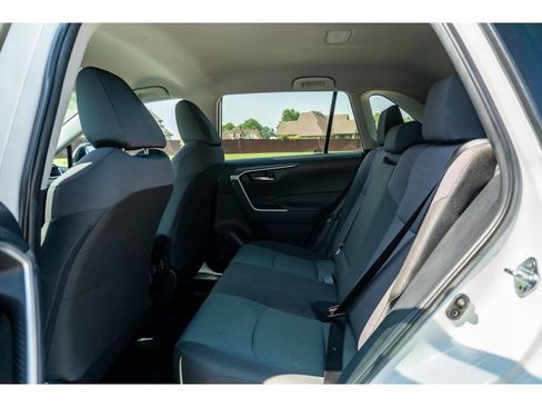 Used 2025 Toyota RAV4 XLE AWD/4WD image 13