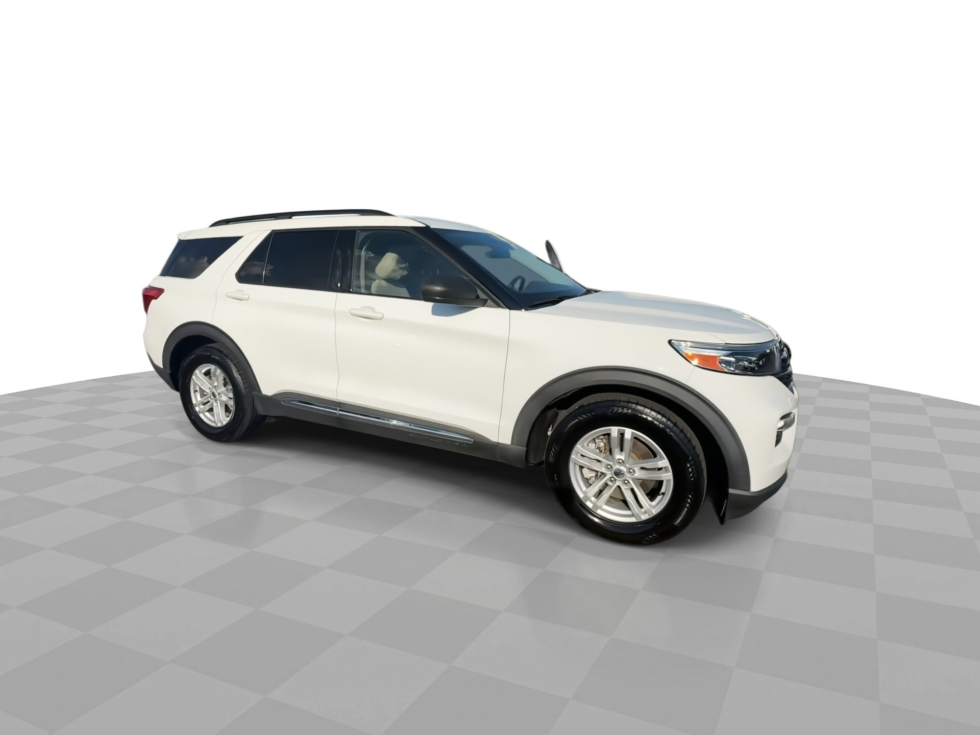 Used 2020 Ford Explorer XLT w/ Equipment Group 202A RWD image 3