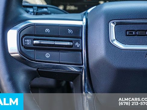 Used 2025 GMC Yukon XL Denali RWD image 31