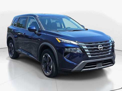Used 2025 Nissan Rogue SV AWD/4WD image 1
