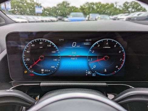 Used 2021 Mercedes-Benz GLA 250 4MATIC image 19