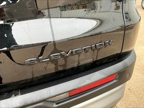 Used 2024 GMC Acadia Elevation image 40