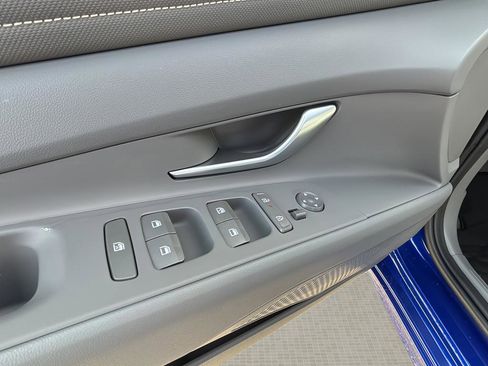 Certified 2025 Hyundai Elantra Sport image 24