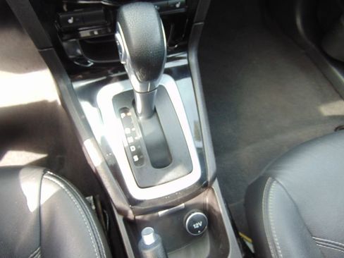 Used 2017 Ford Fiesta Titanium image 18