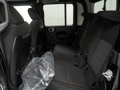 New 2026 Jeep Gladiator Mojave w/ Safety Group image 18