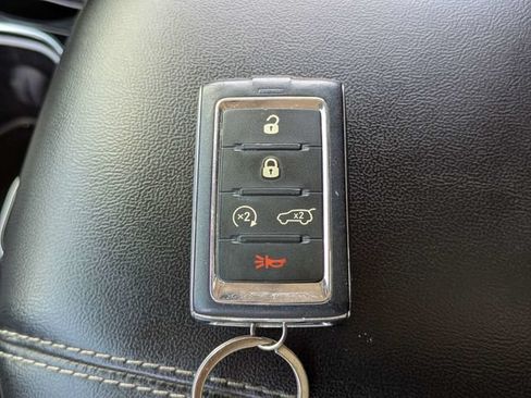 Used 2022 Jeep Grand Cherokee Limited AWD/4WD image 31