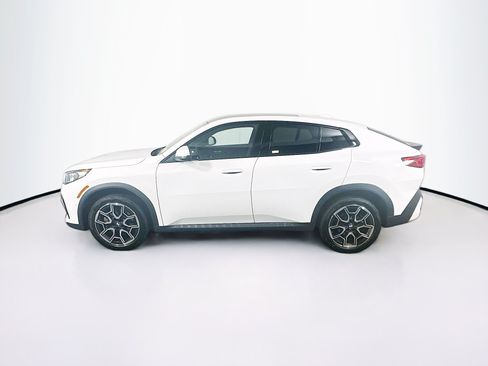 Used 2026 BMW X2 xDrive28i AWD/4WD image 4