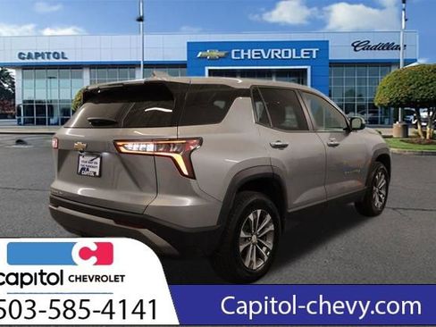 Used 2025 Chevrolet Equinox LT image 2