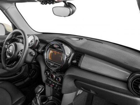 Used 2018 MINI Cooper 4-Door Hardtop w/ Premium Package image 16