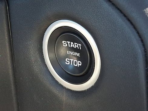 Used 2018 Land Rover Range Rover Velar R-Dynamic HSE image 24