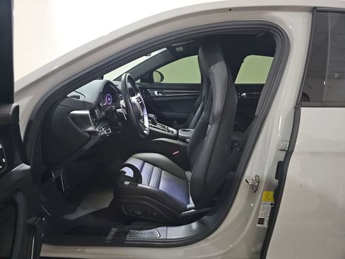 Used 2023 Porsche Panamera 4 Platinum Edition image 8