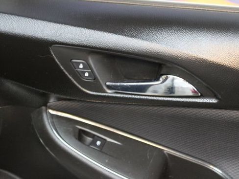 Used 2018 Chevrolet Cruze LT FWD image 9