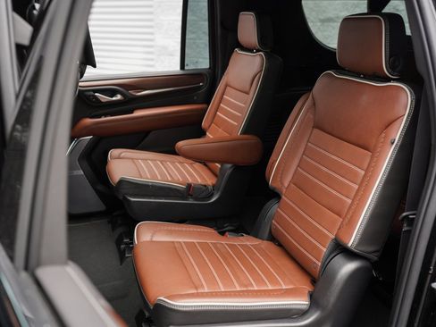 Used 2023 GMC Yukon XL Denali Ultimate image 24