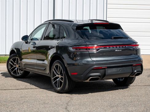 Used 2025 Porsche Macan image 3