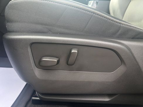 Used 2023 Buick Envision Essence FWD image 11