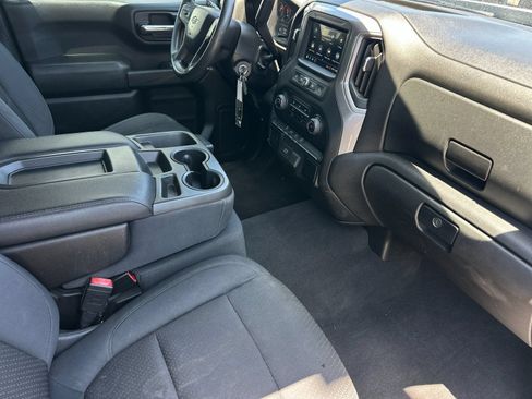 Used 2019 Chevrolet Silverado 1500 Custom Trail Boss w/ Custom Convenience Package AWD/4WD image 15