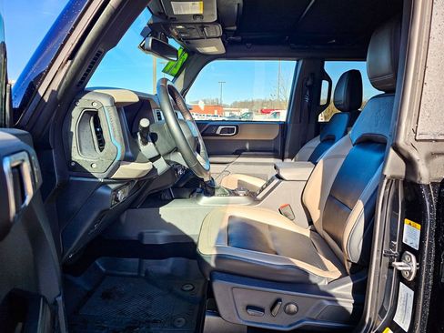 Used 2024 Ford Bronco Wildtrak image 10