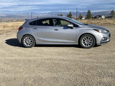 Used 2017 Chevrolet Cruze Premier image 21