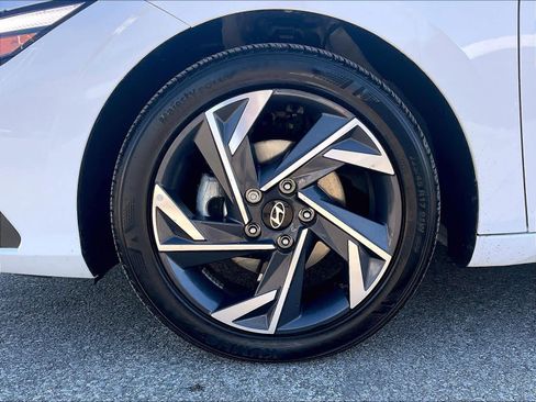 Certified 2025 Hyundai Elantra Sport image 14