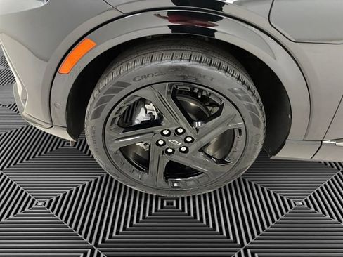 Certified 2024 Chevrolet Equinox EV RS AWD/4WD image 9