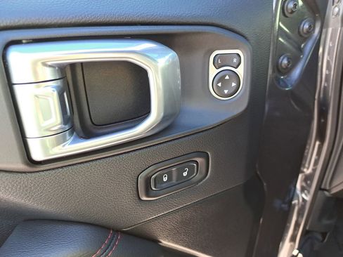 Used 2022 Jeep Gladiator Rubicon image 14