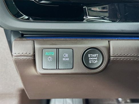 Used 2025 Porsche Panamera 4 image 10